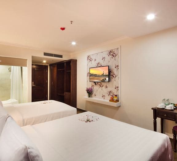 EXECUTIVE TRIPLE WITH BALCONY (NO EXTRA BED) Номера