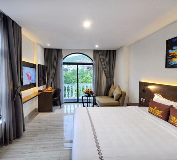 DELUXE WITH BALCONY Номера