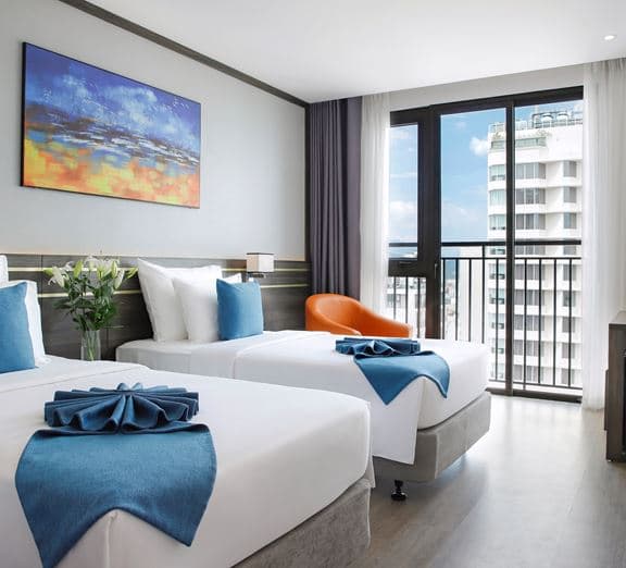 DELUXE CITY WITH FRENCH BALCONY Номера