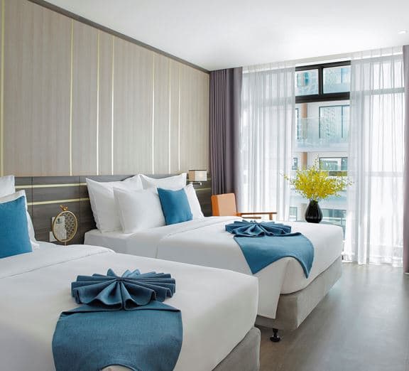 SENIOR DELUXE CITY ROOM WITH BALCONY Номера