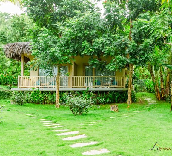 DELUXE BUNGALOW WITH GARDENVIEW Номера