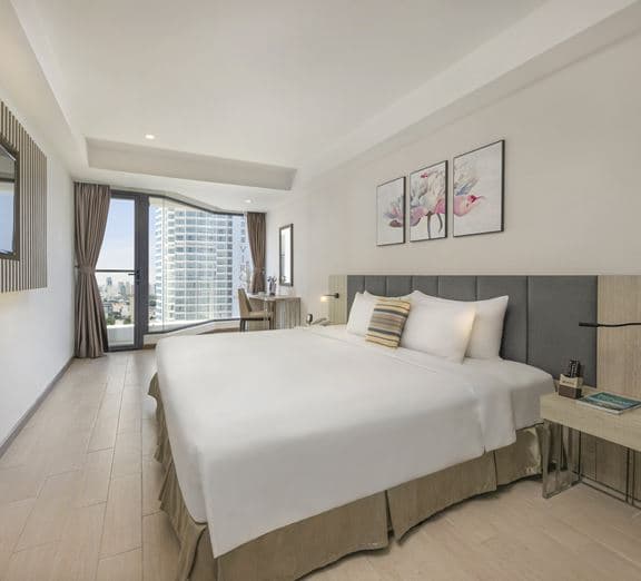DELUXE CITY VIEW WITH BALCONY Номера