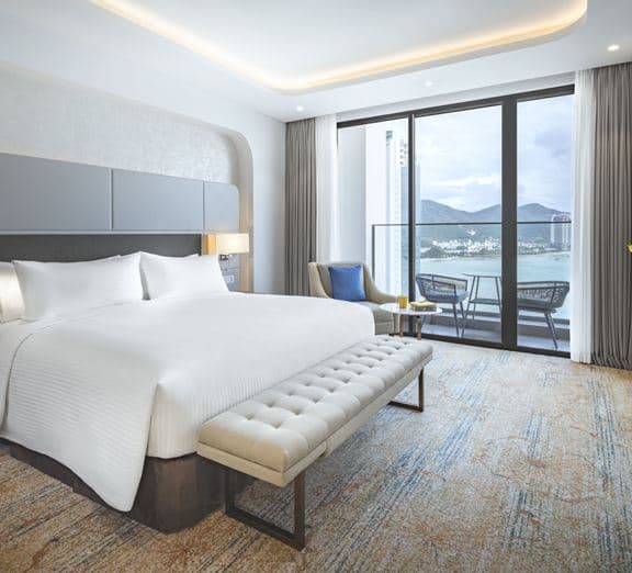 DELUXE OCEAN VIEW WITH BALCONY Номера