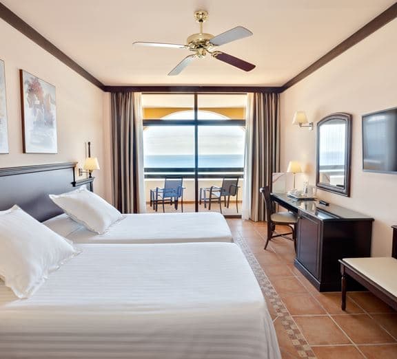 DOUBLE DELUXE SEA VIEW ROOM (BALCONY OR TERRACE) Номера