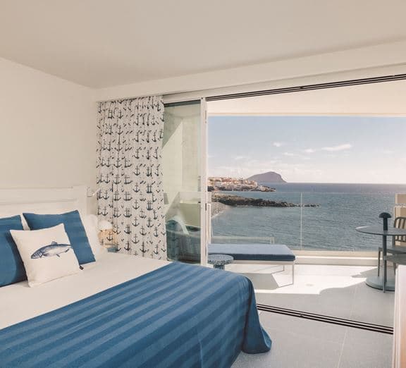 STANDARD ROOM SEA VIEW WITH BALCONY Номера