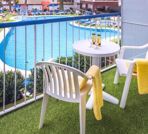 Double Room with Pool view Номера