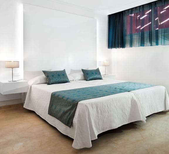 1 BEDROOM APARTMENT (BALCONY OR TERRACE) Номера