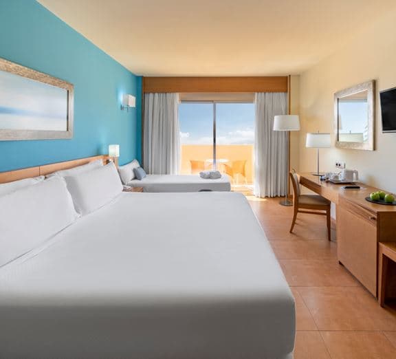 (DBL) DOUBLE ROOM STANDARD WITH BALCONY OR TERRACE Номера