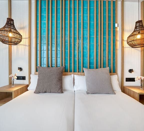 SUITE POOL VIEW WITH BALCONY OR TERRACE Номера