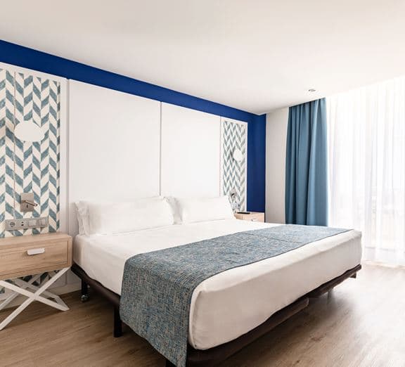 PREMIUM DELUXE ROOM (BALCONY OR TERRACE) Номера