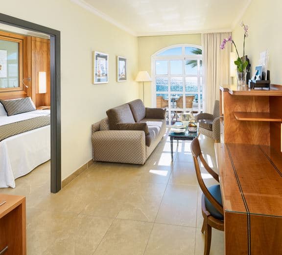 SUITE SEA VIEW BALCONY Номера