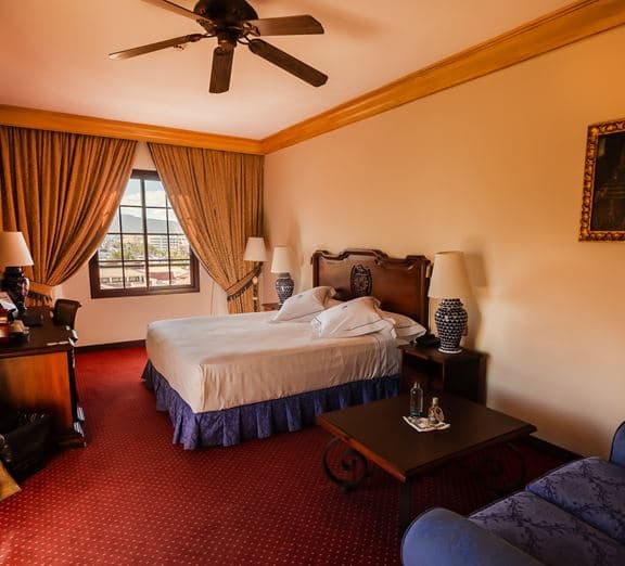 DOUBLE ROOM STREET VIEW BALCONY OR TERRACE Номера