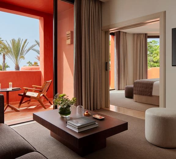 SUITE GARDEN VIEW WITH BALCONY Номера