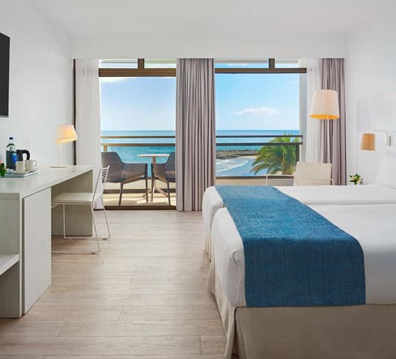 DOUBLE SEA VIEW PREMIUM WITH BALCONY Номера
