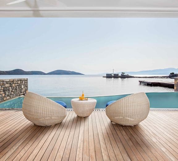 PRESIDENTIAL BUNGALOW SUITE WITH PRIVATE  HEATED* POOL Номера