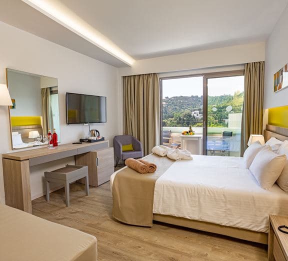 TWIN SIDE SEA VIEW WITH BALCONY Номера