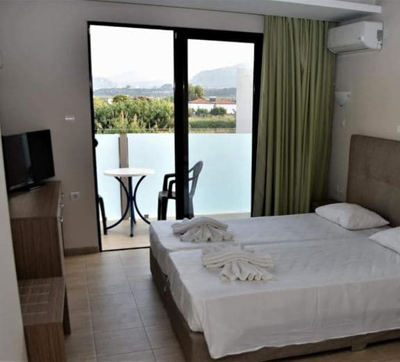 STANDARD DOUBLE ROOM BALCONY OR TERRACE Номера