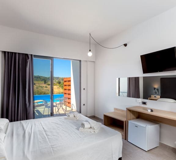 ROOM DOUBLE SHARED-POOL Номера