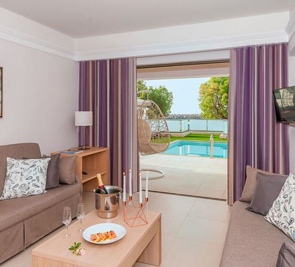 SUITE WITH PRIVATE POOL SEA VIEW Номера