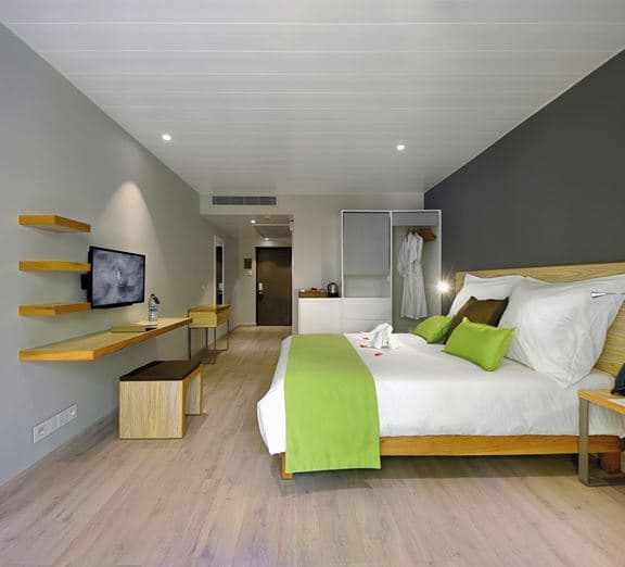 STANDARD BEACHFRONT Номера
