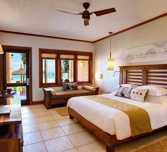 DELUXE BEACH FRONT Номера