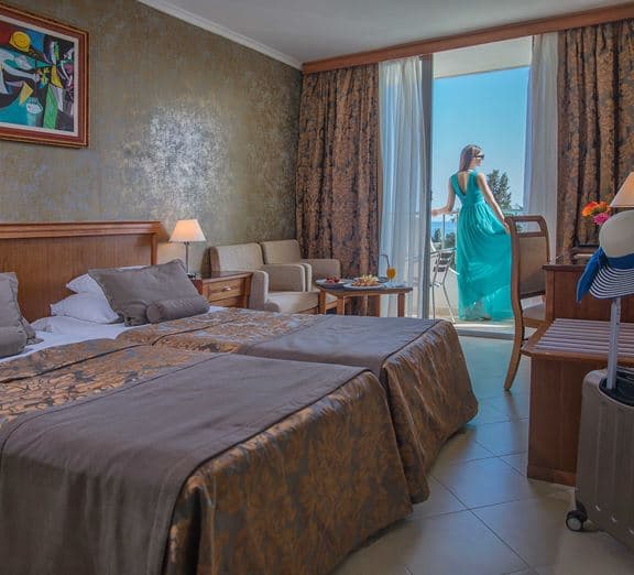 STANDARD ROOM WITH BALCONY Номера