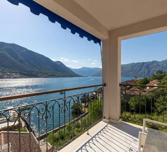 DELUXE SEA VIEW ROOM Номера
