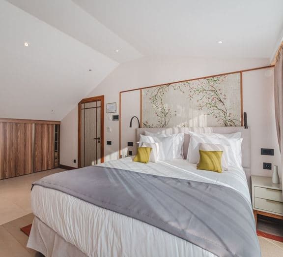 JUNIOR SUITE MANSARD SEA VIEW Номера