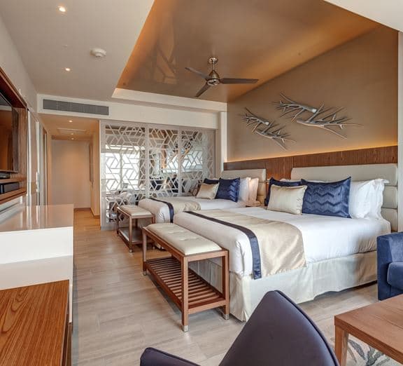 LUXURY JUNIOR SUITE OCEAN FRONT Номера