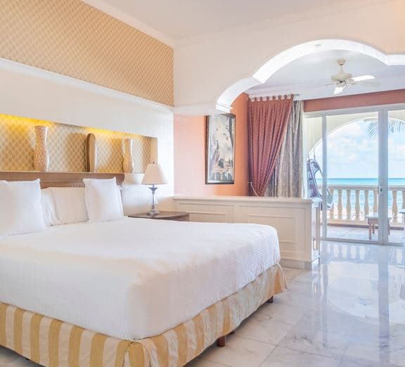 SUITE POOL VIEW Номера