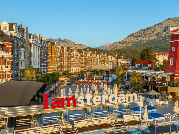 Тусовочный отель сменил концепцию на семейную