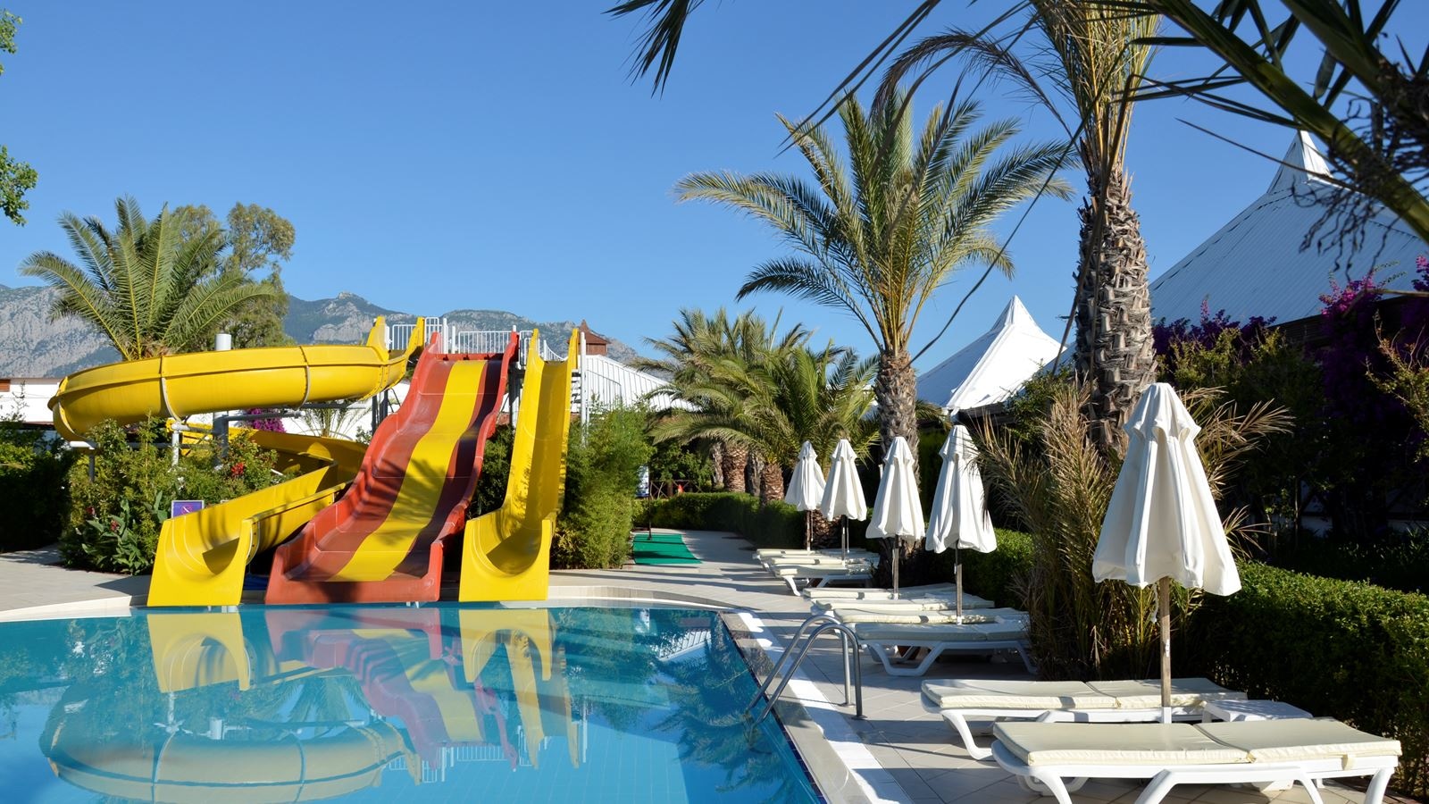 water-park-outdoor-pool