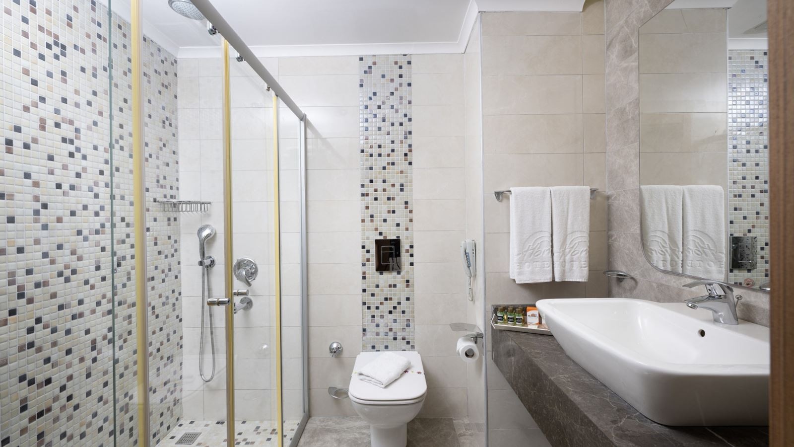 rooms-standard-room-land-view