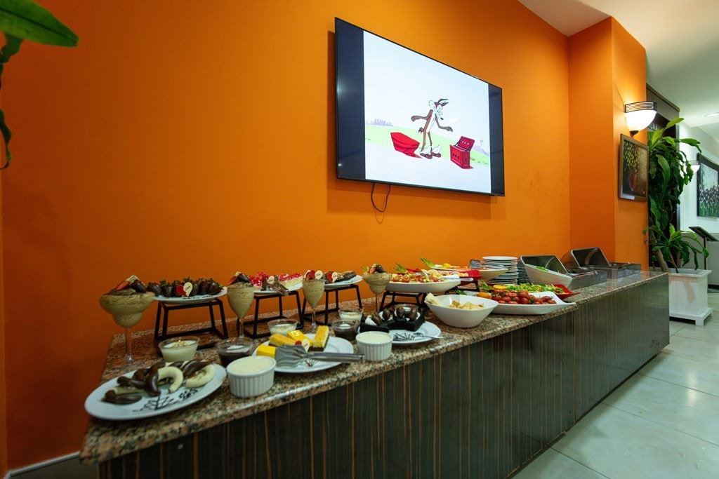 restaurants-papaya-restaurant