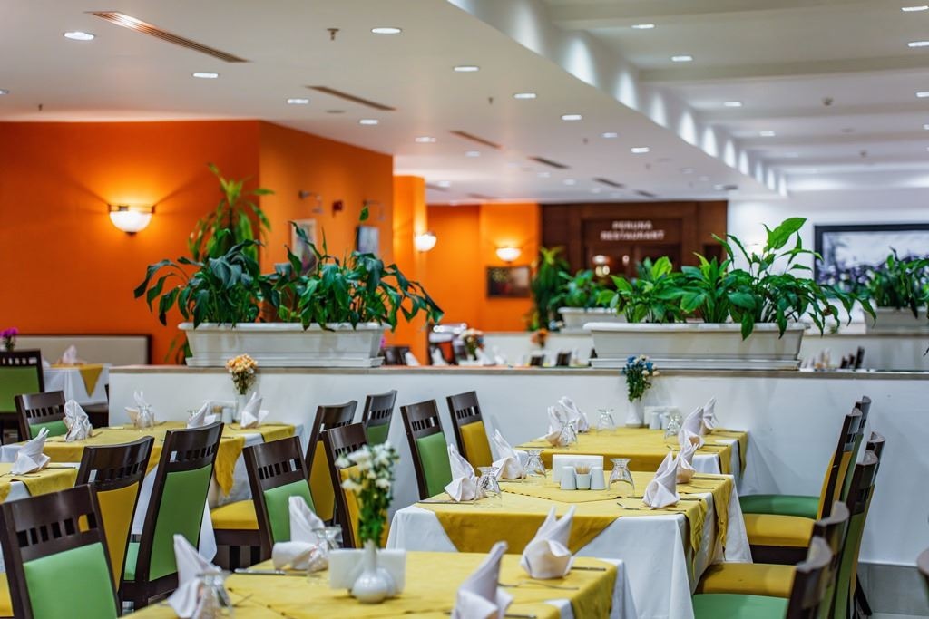 restaurants-papaya-restaurant