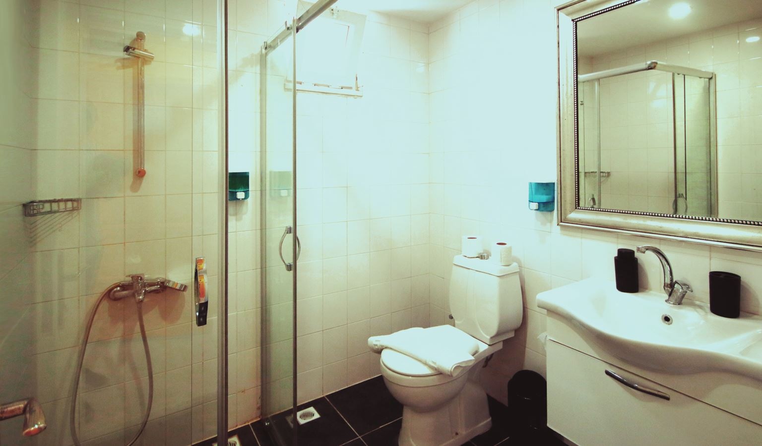 rooms-standard-suite-room