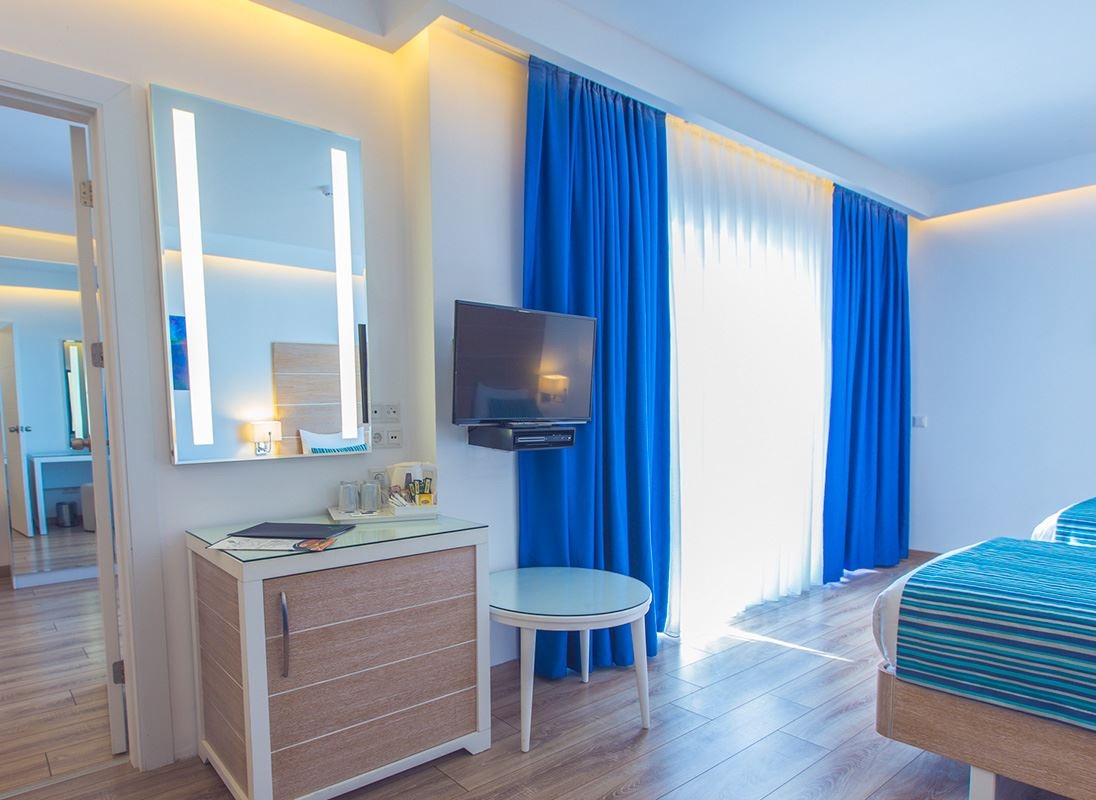 rooms-standart-side-sea-view-room