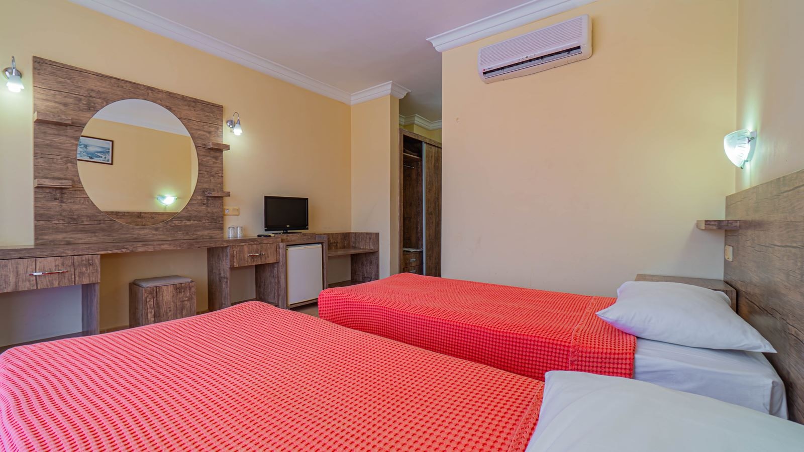 rooms-standard-main-building