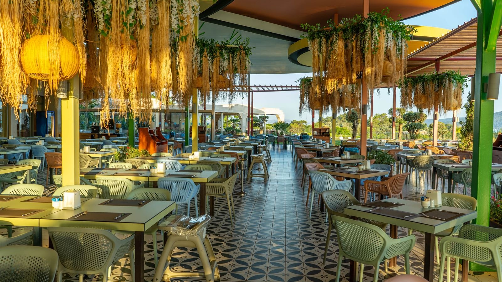 restaurants-pina-main-restaurant