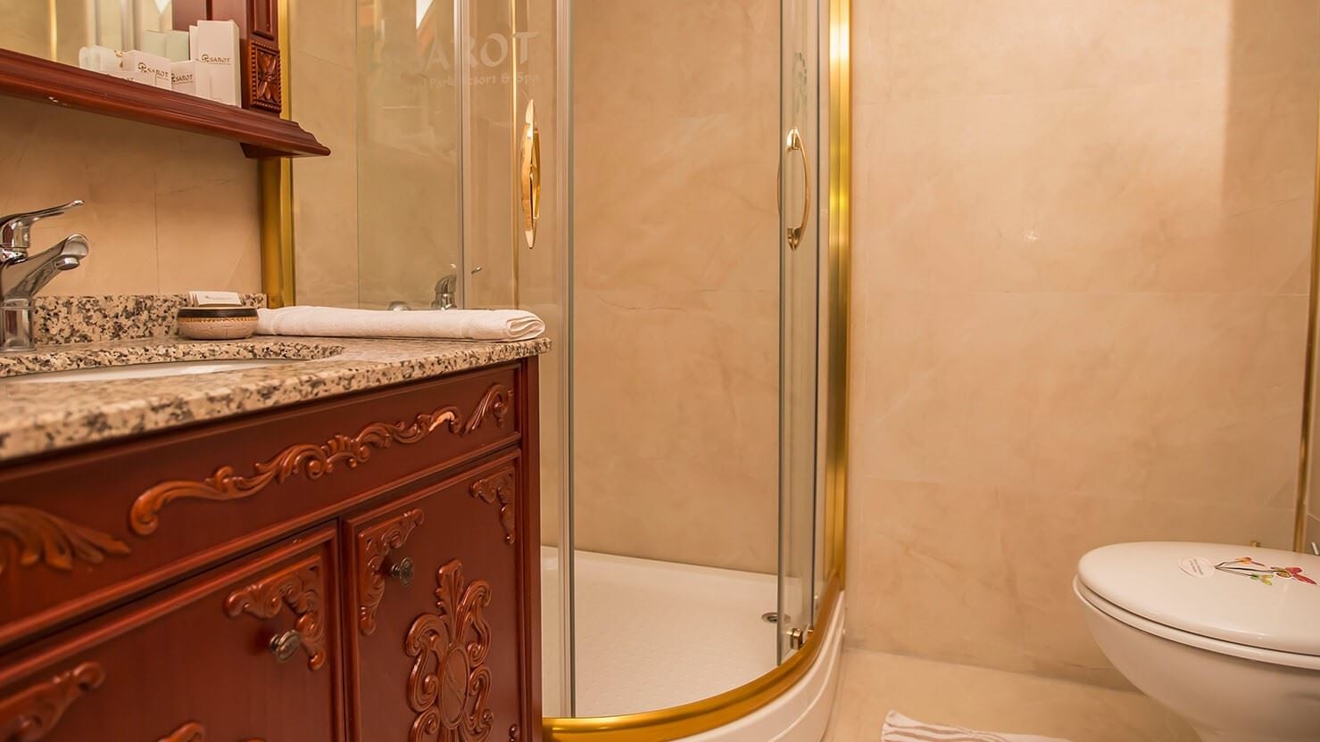 rooms-king-suite-room