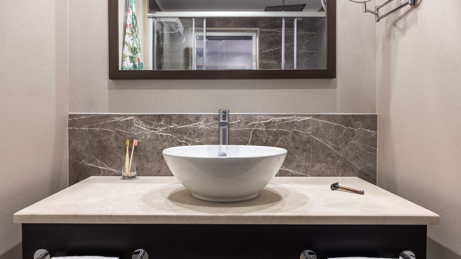 rooms-classic-room-mountain-view