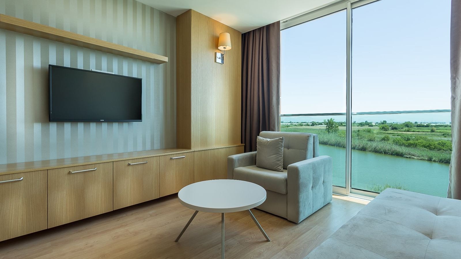 rooms-aska-river-side-anex-building-family-room