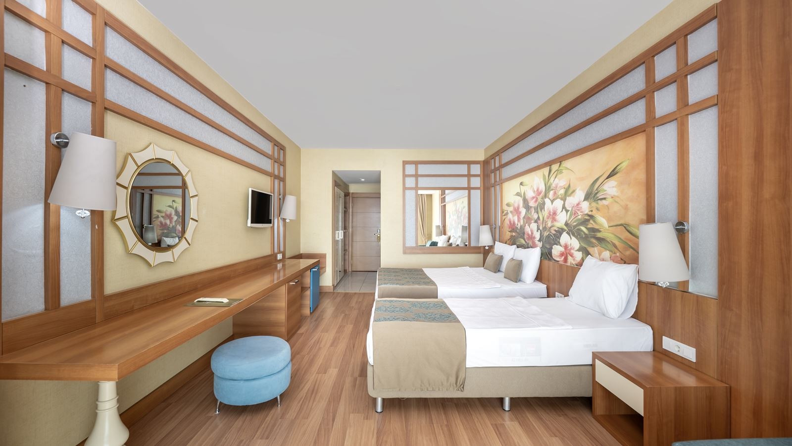 rooms-standard-land-view