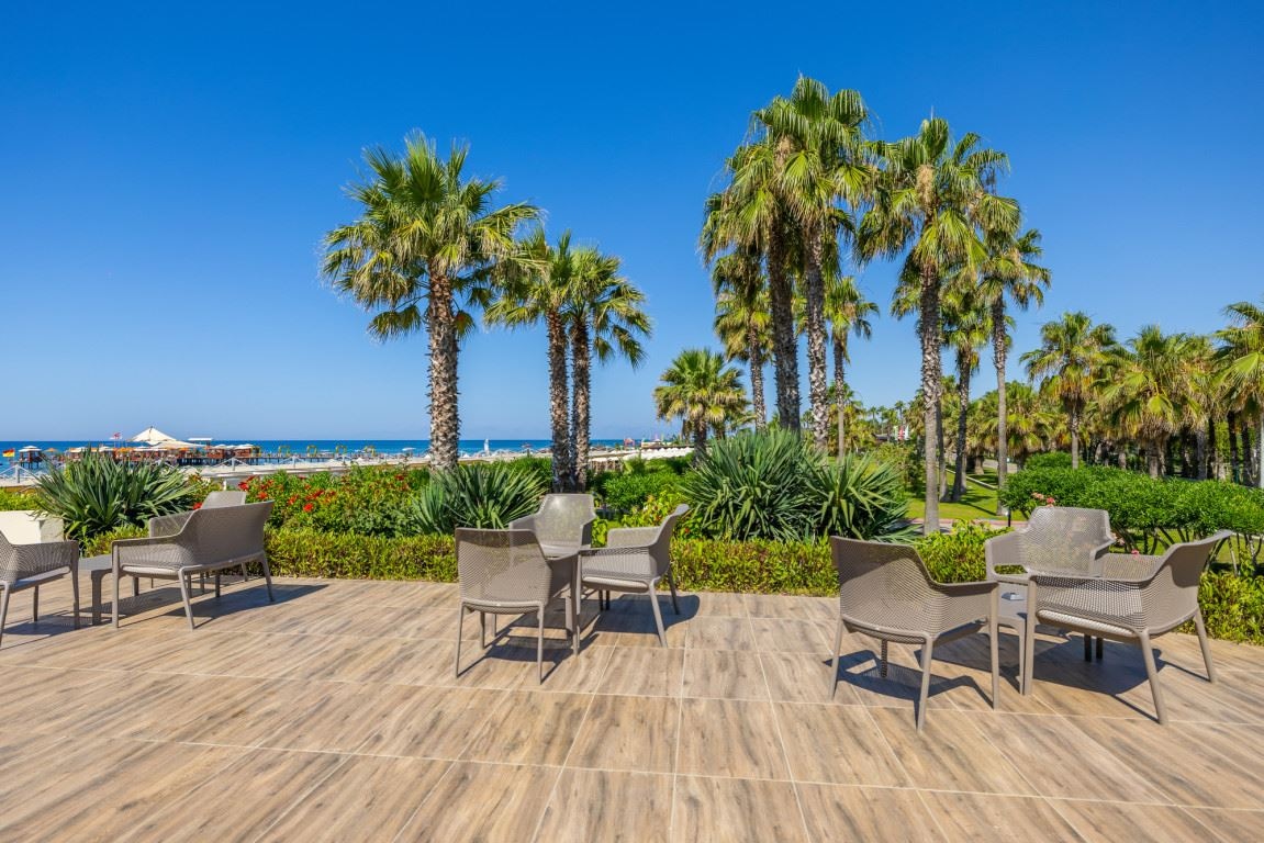 bars-tamarix-beach-bar