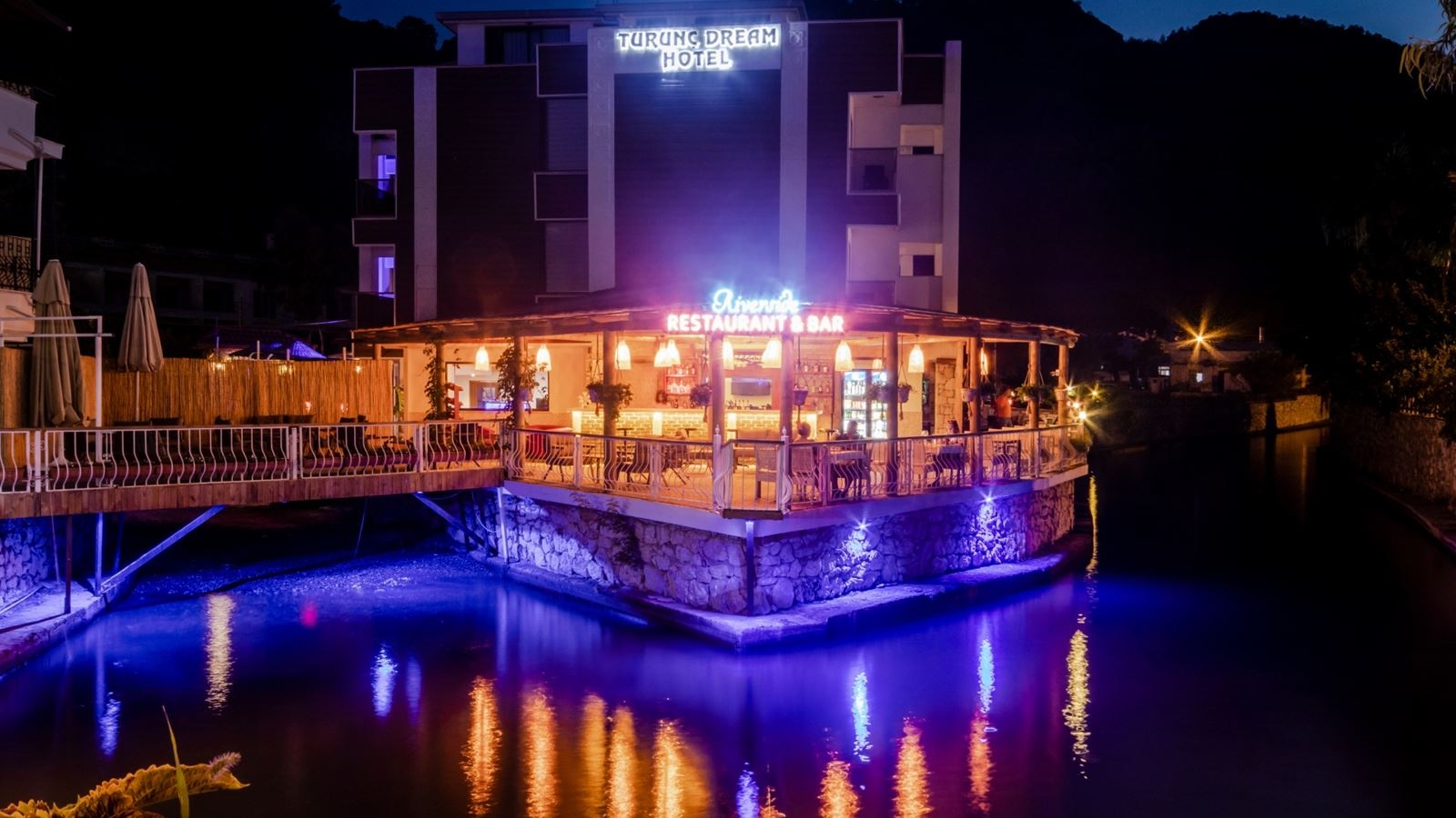 restaurants-restaurant