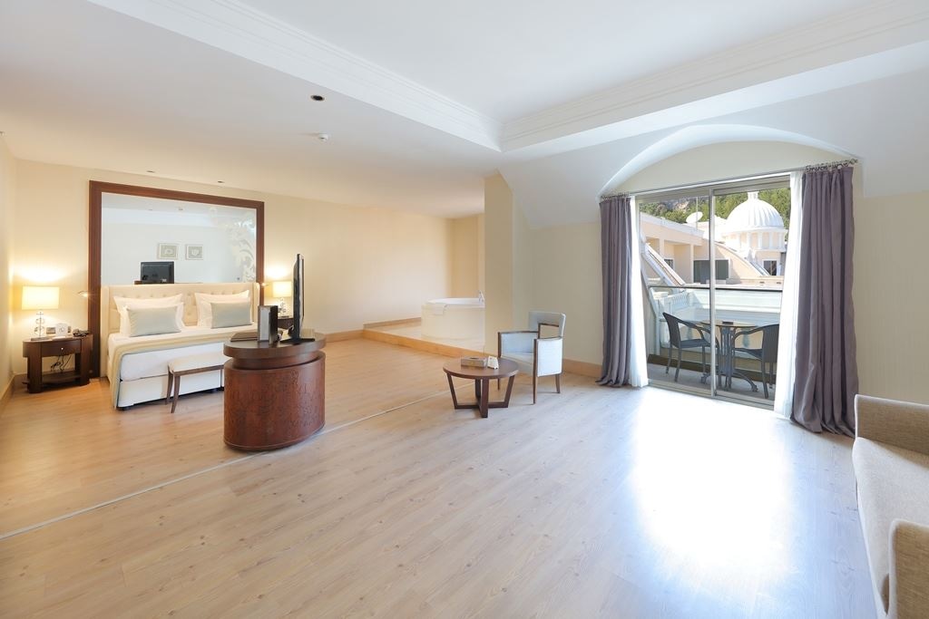 rooms-honeymoon-suite