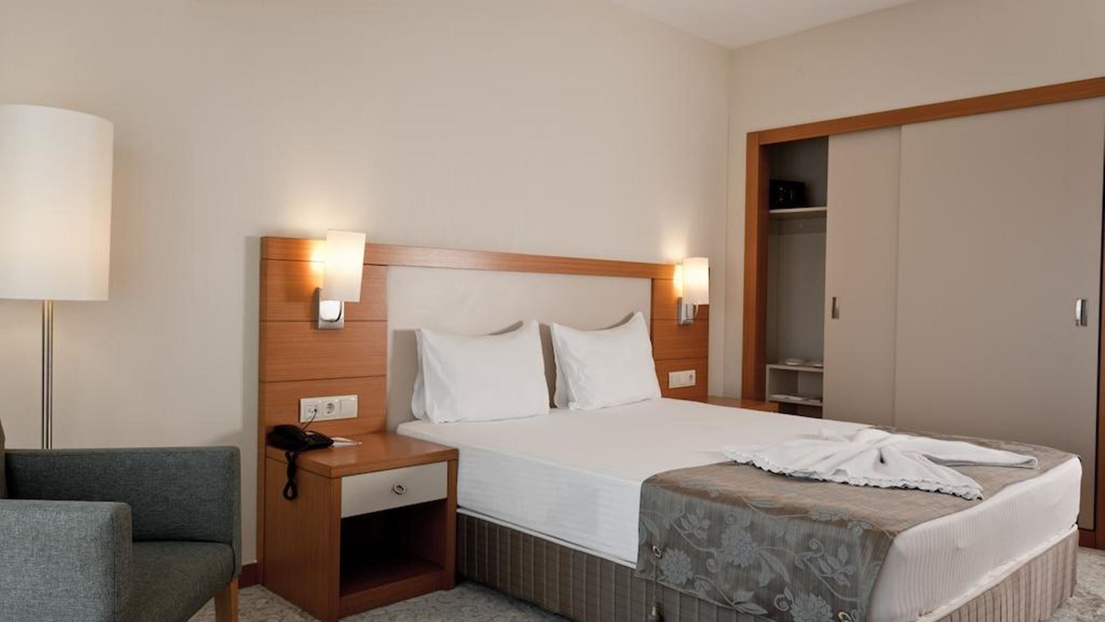 rooms-family-room-standard