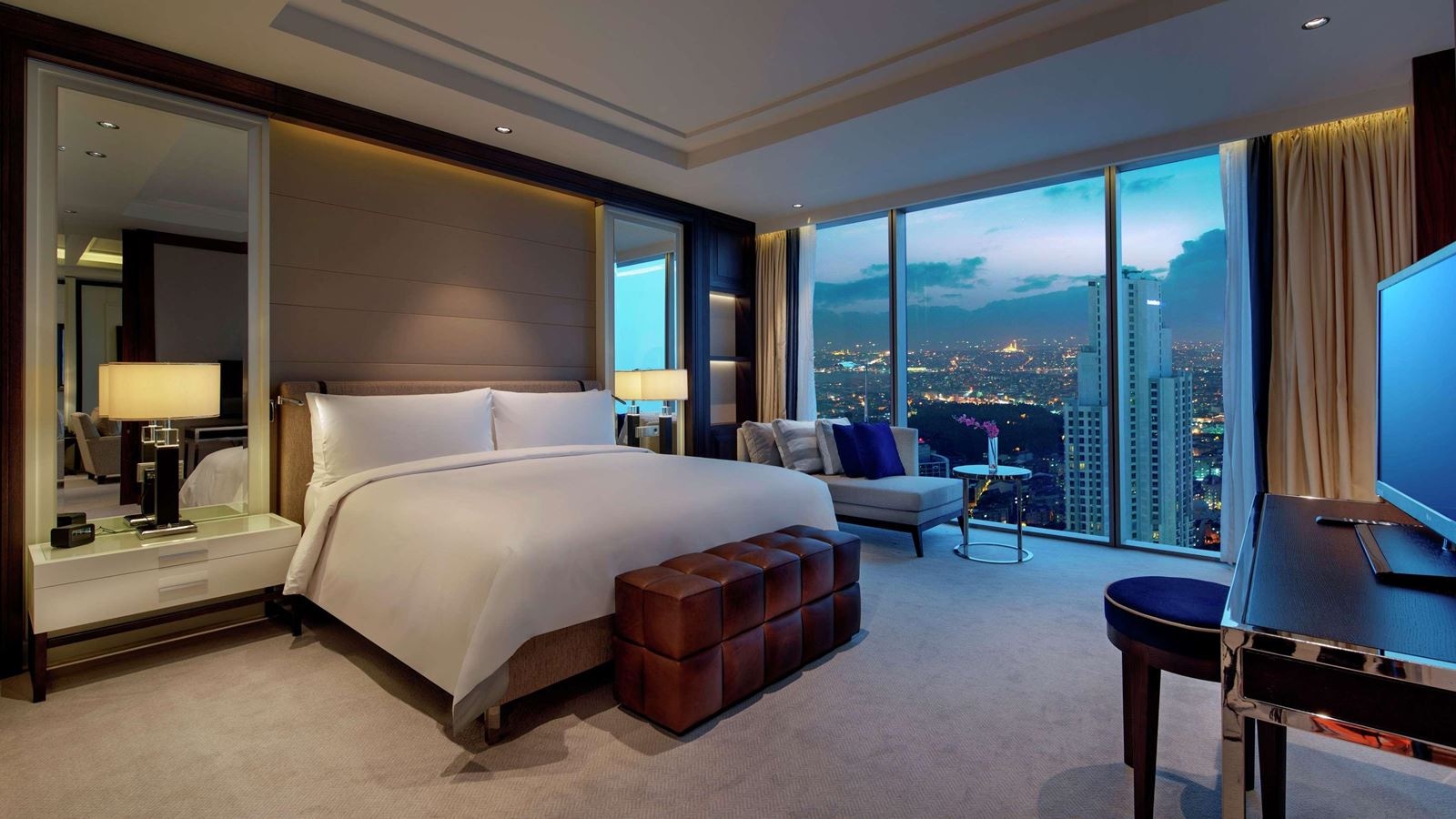 rooms-suite-with-views