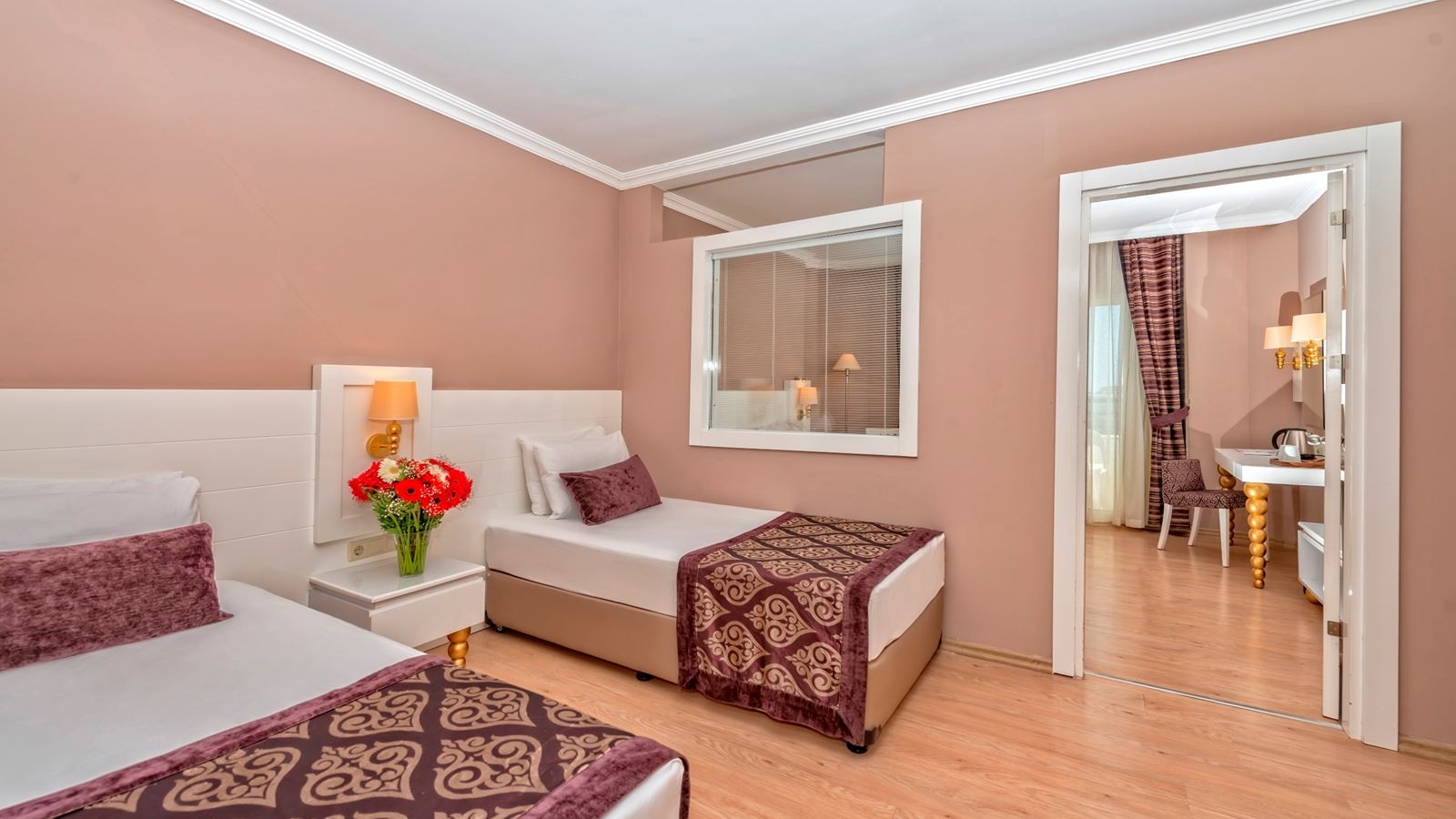 rooms-family-room-sea-side