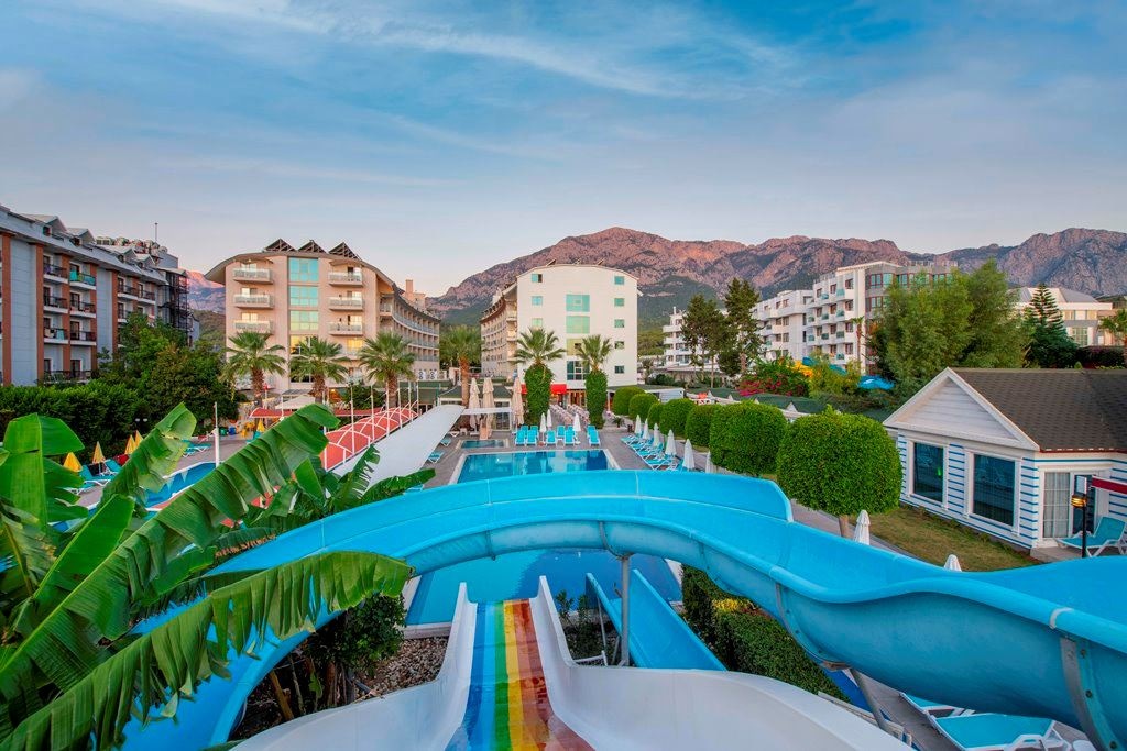 water-park-outdoor-pool